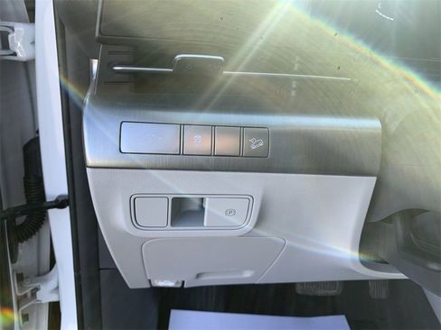 Used 2024 Hyundai Kona SEL image 14