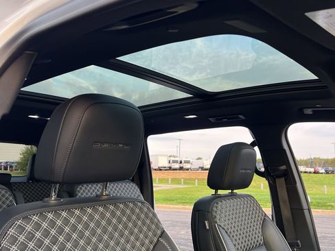 Used 2024 GMC Acadia Denali w/ Super Cruise Package image 30