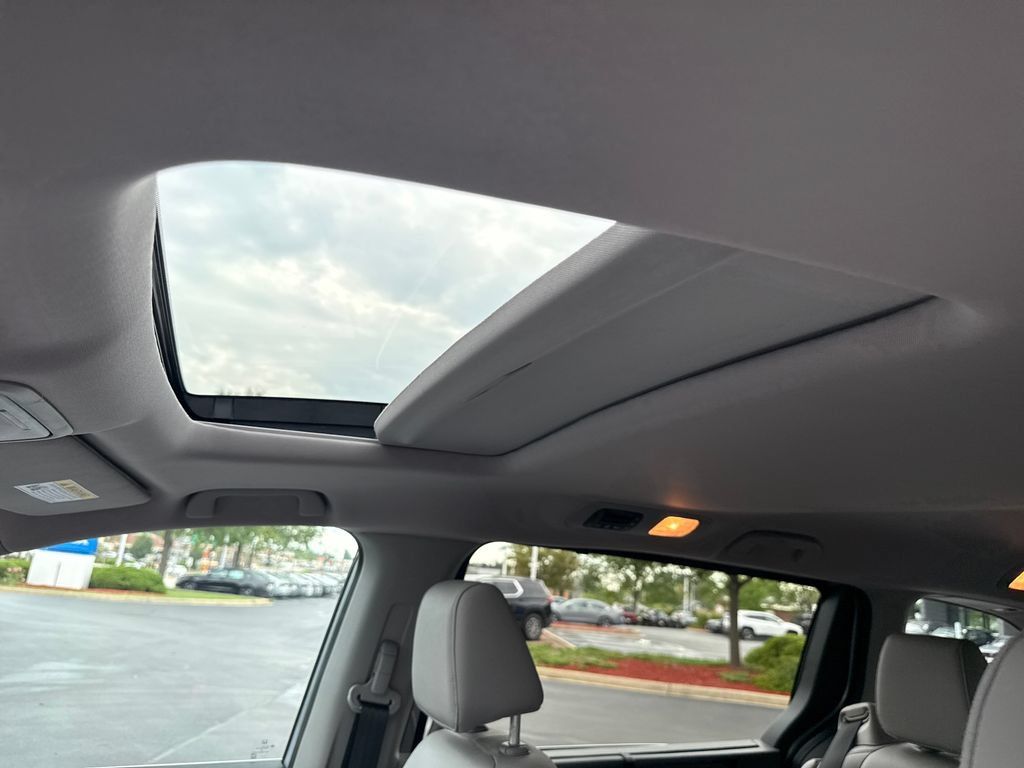 Certified 2024 Honda Odyssey EX-L image 17