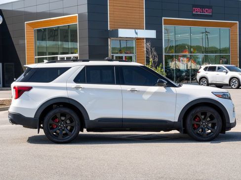 Used 2022 Ford Explorer ST w/ Equipment Group 401A AWD/4WD image 8