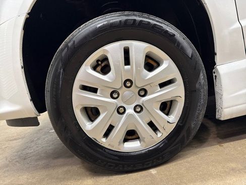 Used 2019 Dodge Grand Caravan SE FWD image 37