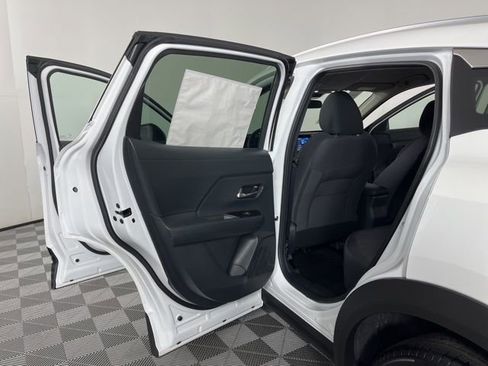 New 2026 Nissan Kicks SV image 39