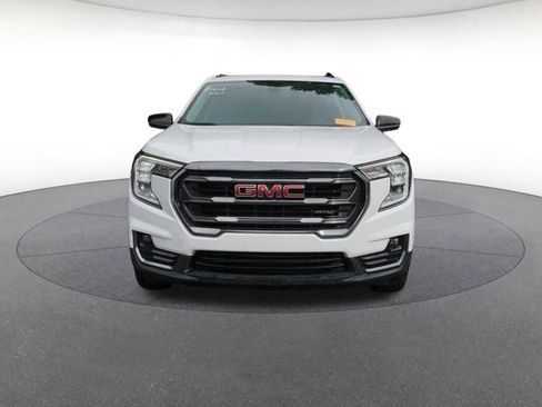 Used 2024 GMC Terrain AT4 image 9