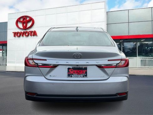 Used 2025 Toyota Camry LE image 8