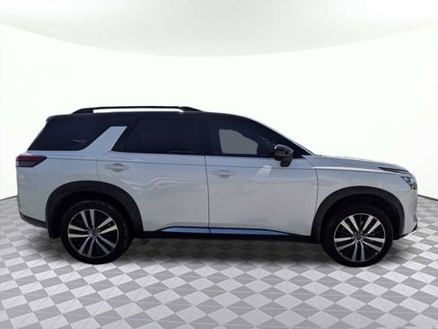 Used 2024 Nissan Pathfinder Platinum w/ Cargo Package FWD image 2