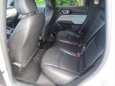 Certified 2025 Jeep Compass Limited w/ Elite Group AWD/4WD image 34