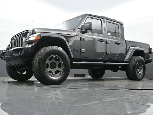 Used 2021 Jeep Gladiator Sport image 27