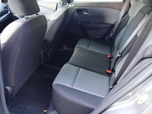 Used 2023 Nissan Rogue SV FWD image 5