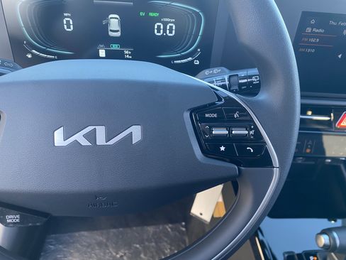 New 2026 Kia Niro LX image 23