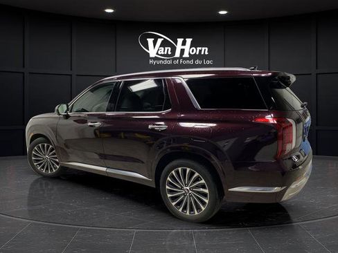 Used 2024 Hyundai Palisade Calligraphy image 3