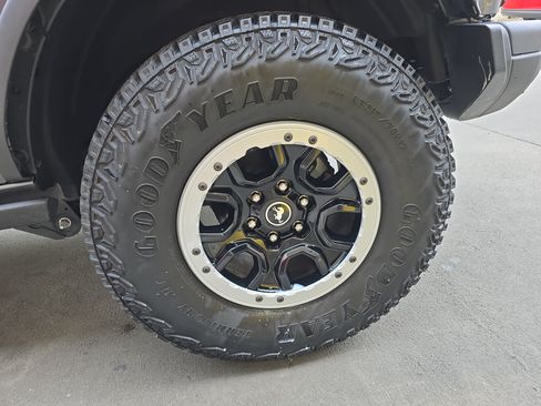 Used 2025 Ford Bronco Badlands AWD/4WD image 32