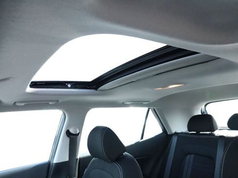 New 2026 Hyundai Venue SEL FWD image 20