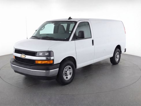 Used 2024 Chevrolet Express 3500 LT w/ LT Preferred Equipment Group image 3