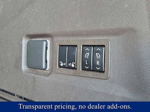 Used 2022 GMC Yukon XL Denali w/ Denali Ultimate Package image 13