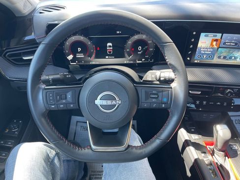 Used 2025 Nissan Kicks SR image 14