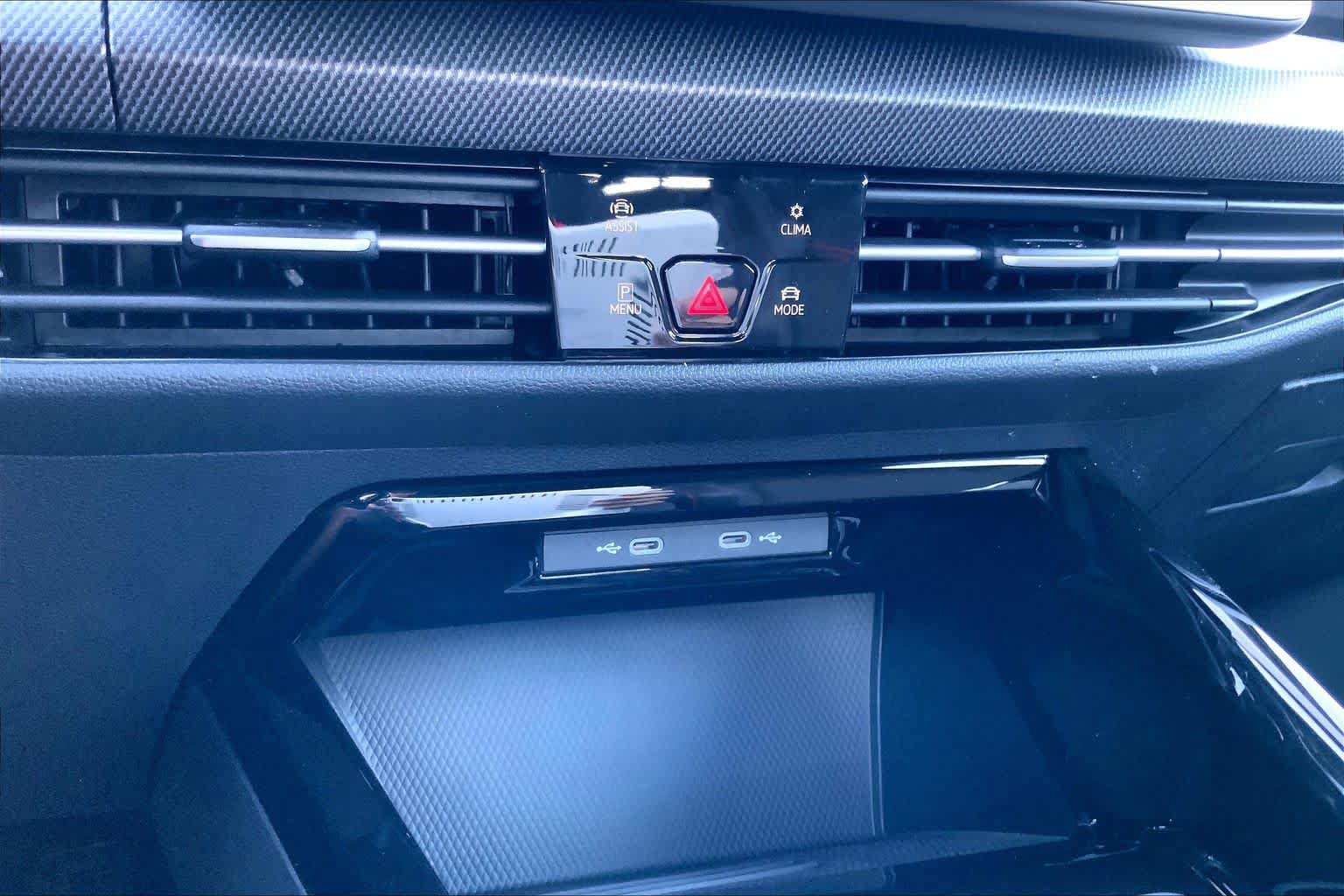 New 2026 Volkswagen GTI SE FWD image 19