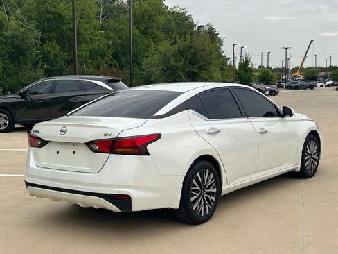 Used 2023 Nissan Altima 2.5 SV FWD image 11