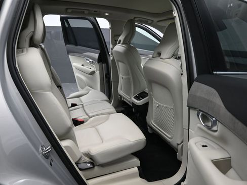 Used 2023 Volvo XC90 B5 Plus w/ Protection Package Premier image 15