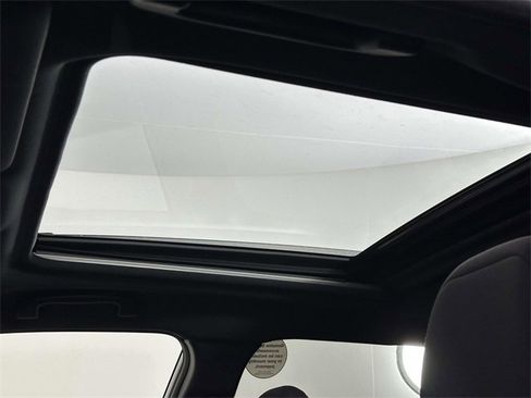 Used 2025 Subaru Forester Premium image 32