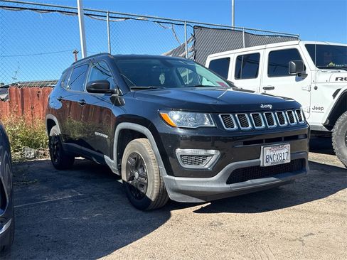 Used 2018 Jeep Compass Sport w/ Tech Group image 2