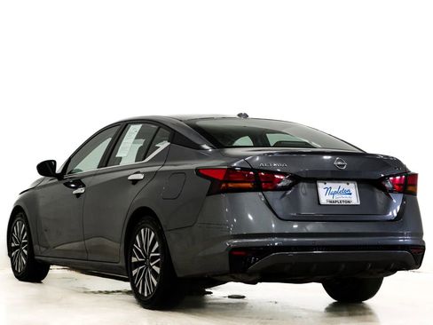 Used 2024 Nissan Altima 2.5 SV image 8