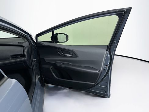 Used 2026 Toyota Prius XLE FWD image 31