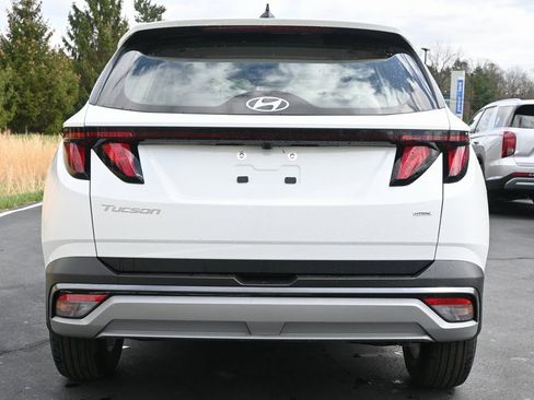 New 2025 Hyundai Tucson SE image 6
