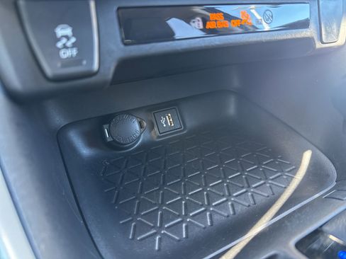 Used 2023 Toyota RAV4 AWD Hybrid image 21