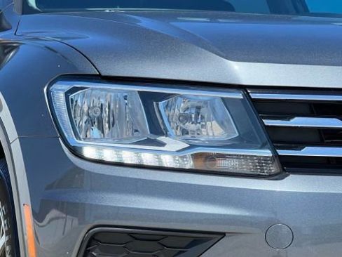 Used 2021 Volkswagen Tiguan S image 47