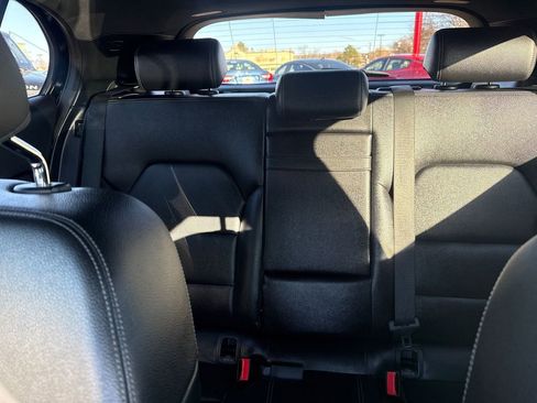 Used 2019 Mercedes-Benz GLA 250 4MATIC image 25