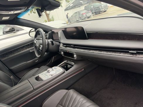 Used 2024 Genesis G90 3.5T AWD/4WD image 11