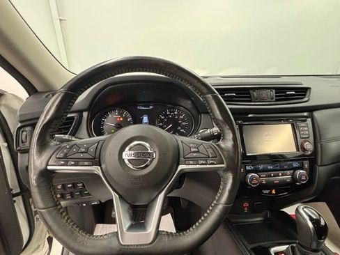 Used 2017 Nissan Rogue SL image 20