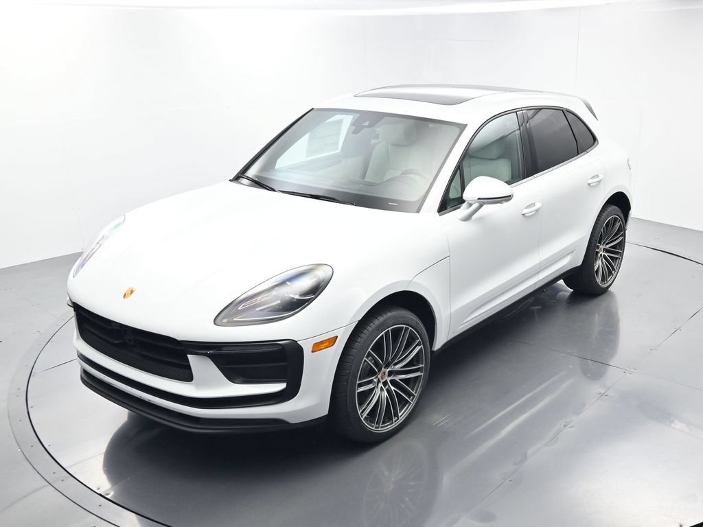 Certified 2026 Porsche Macan AWD/4WD image 33
