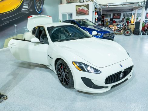 Used 2014 Maserati GranTurismo Sport RWD image 33