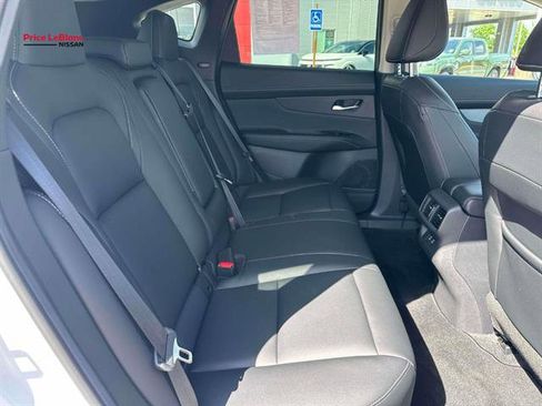 Used 2025 Nissan Murano SL AWD/4WD image 9