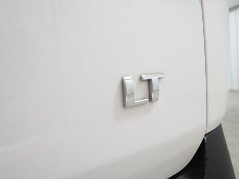 Used 2020 Chevrolet Traverse LT FWD image 26