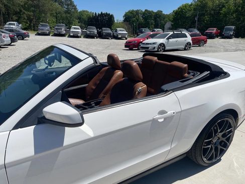 Used 2010 Ford Mustang GT Premium image 23