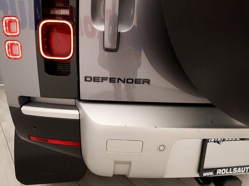 Used 2021 Land Rover Defender 110 S AWD/4WD image 40