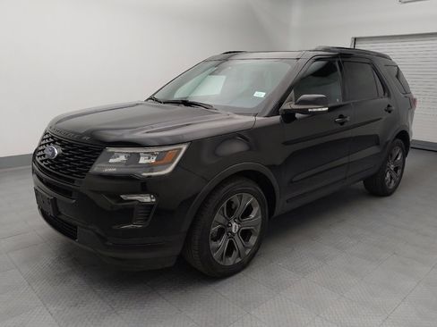 Used 2018 Ford Explorer Sport w/ Equipment Group 401A AWD/4WD image 2