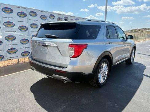 Certified 2024 Ford Explorer Limited w/ Limited Technology Package RWD image 4