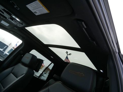 Used 2023 Chevrolet Tahoe High Country w/ Advanced Technology Package image 18