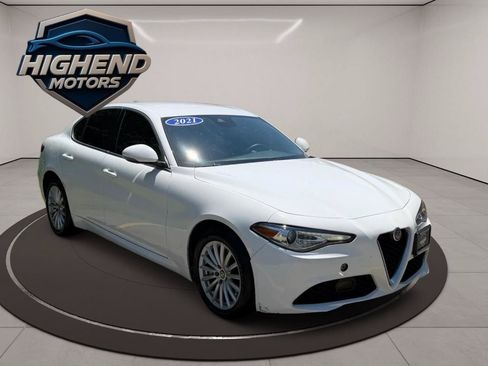 Used 2021 Alfa Romeo Giulia Sprint w/ Cold Weather Package AWD/4WD image 8