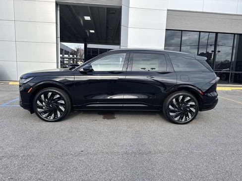 New 2026 Lincoln Nautilus Reserve image 6