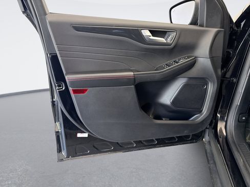 Used 2024 Ford Escape ST-Line w/ Tech Pack #1 image 9