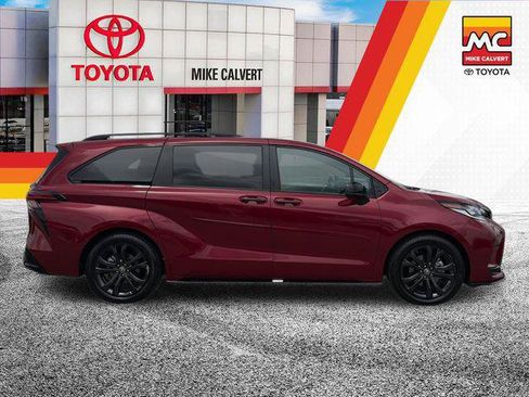 Certified 2026 Toyota Sienna XSE FWD image 6