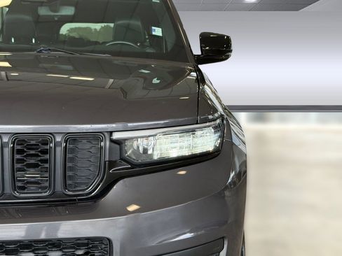 Used 2021 Jeep Grand Cherokee L Laredo AWD/4WD image 12