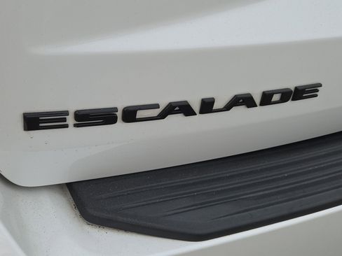 Used 2022 Cadillac Escalade Sport Platinum AWD/4WD image 13