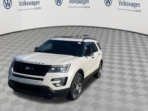 Used 2017 Ford Explorer Sport w/ Equipment Group 401A image 8