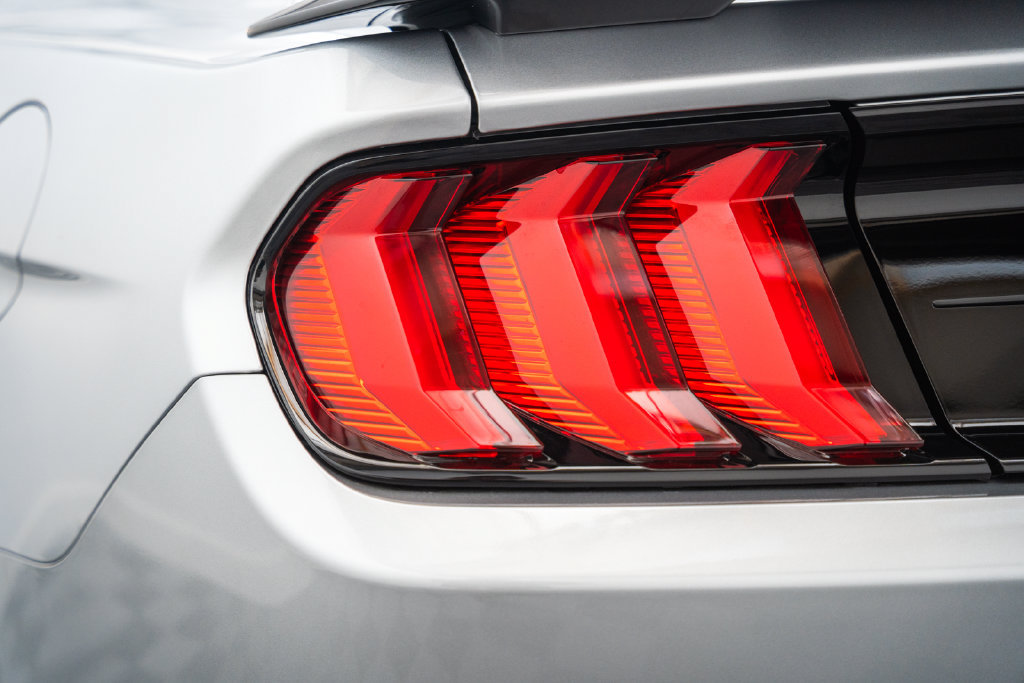 Used 2020 Ford Mustang Shelby GT500 w/ Technology Package RWD image 8