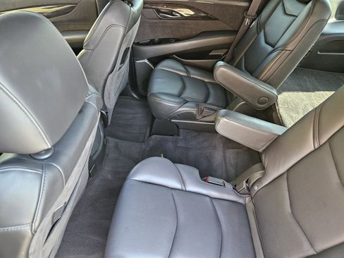 Used 2020 Cadillac Escalade Platinum w/ Escalade Sport Edition image 30